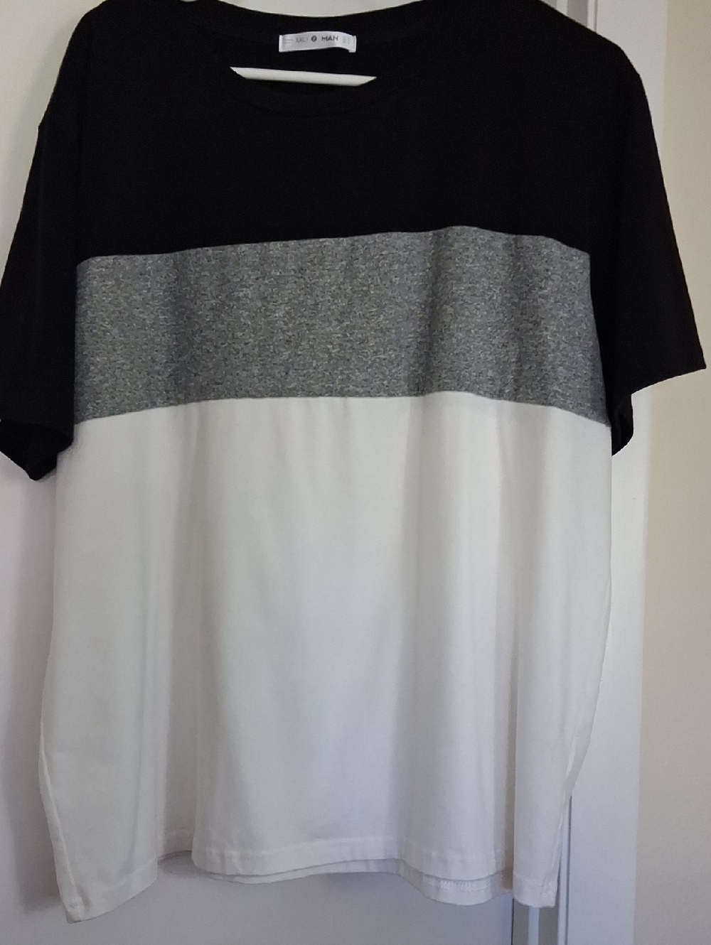 Men's Black, Gray & White Colorblock Short Sleeve Tee